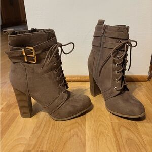 Chic Brown Lace-Up Heeled Boots